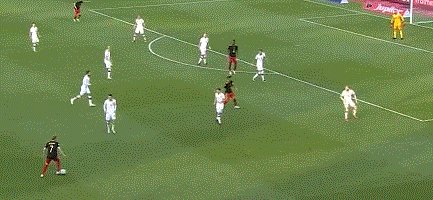 博鱼电竞官方网站-【欧国联】莱万头筹 德布劳内反超 比利时6比1波兰