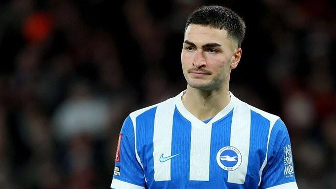 天空：巴黎FC有意布莱顿中卫科波拉，但达成协议的可能性不大