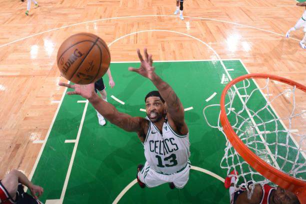 博鱼电竞APP-季后赛TT或完成变身 罗威伤退他将承担更大责任